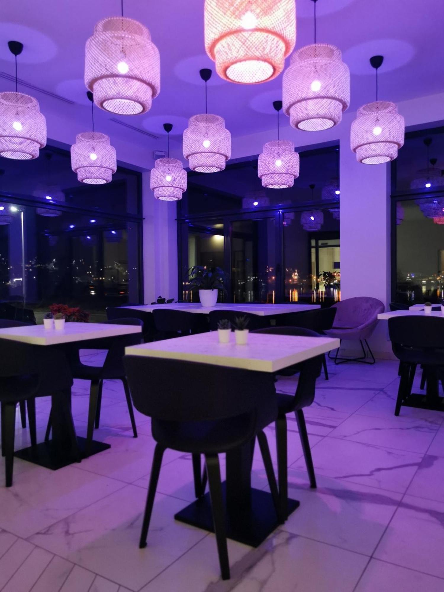 Les Terrasses Du Port Hotell Saint-Pierre Eksteriør bilde