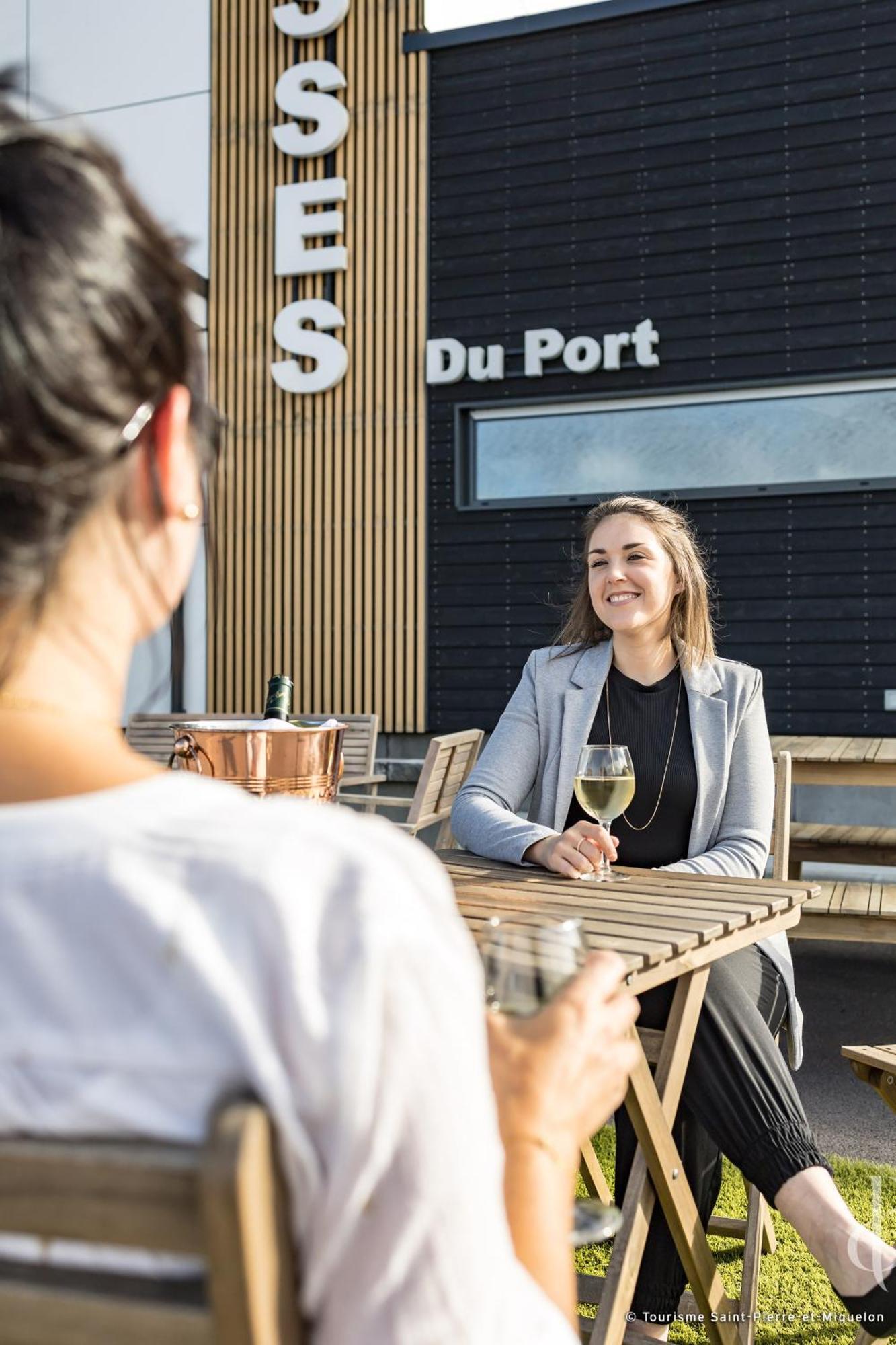 Les Terrasses Du Port Hotell Saint-Pierre Eksteriør bilde