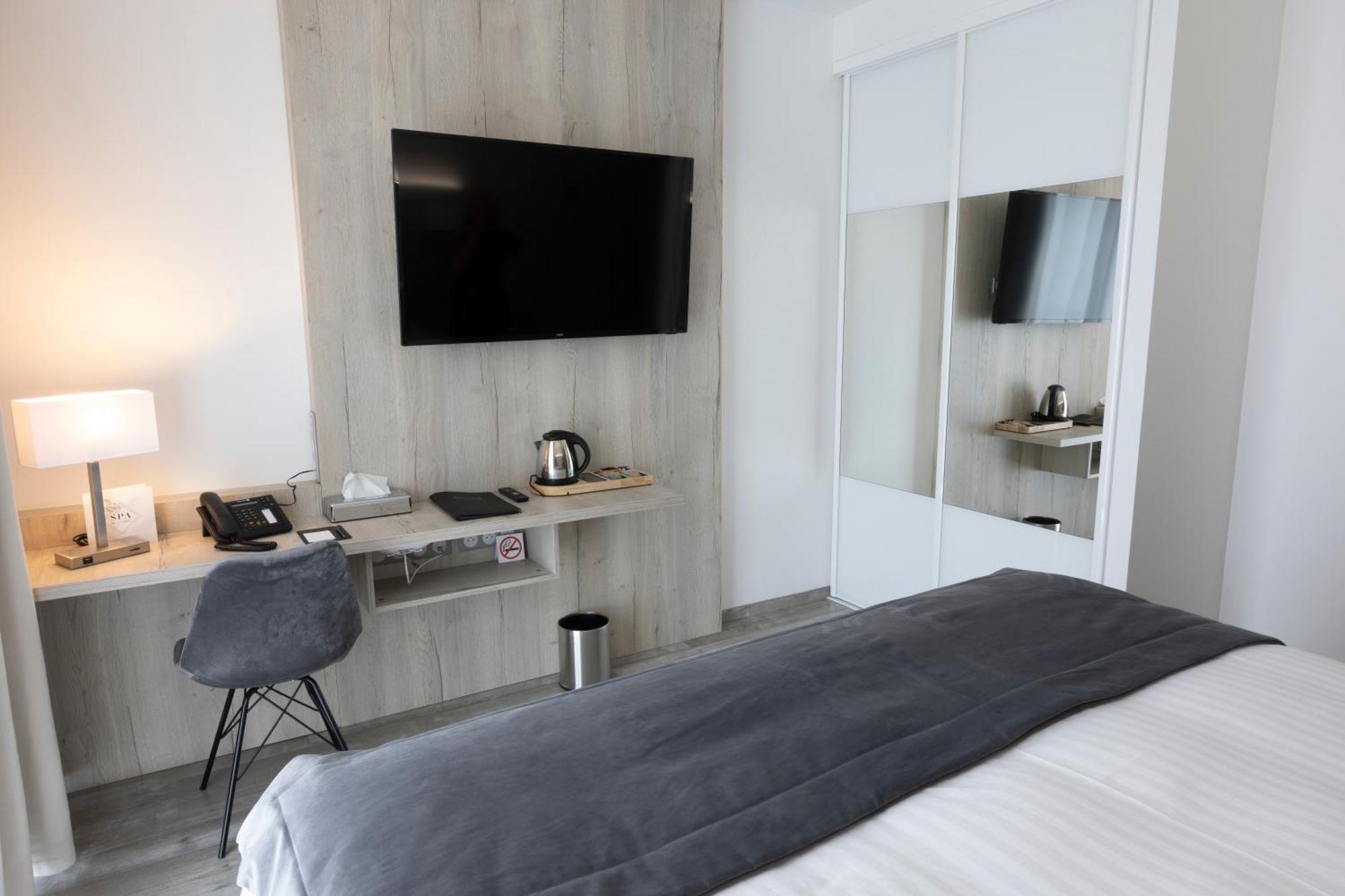 Les Terrasses Du Port Hotell Saint-Pierre Eksteriør bilde