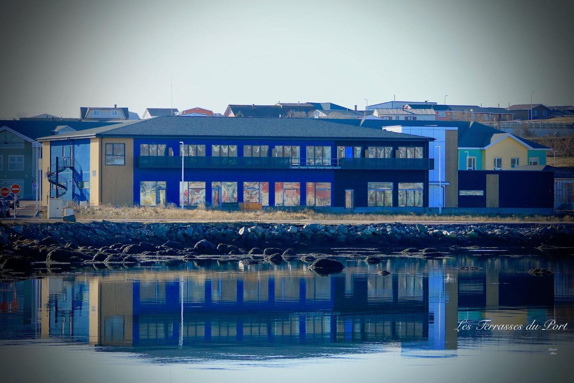 Les Terrasses Du Port Hotell Saint-Pierre Eksteriør bilde