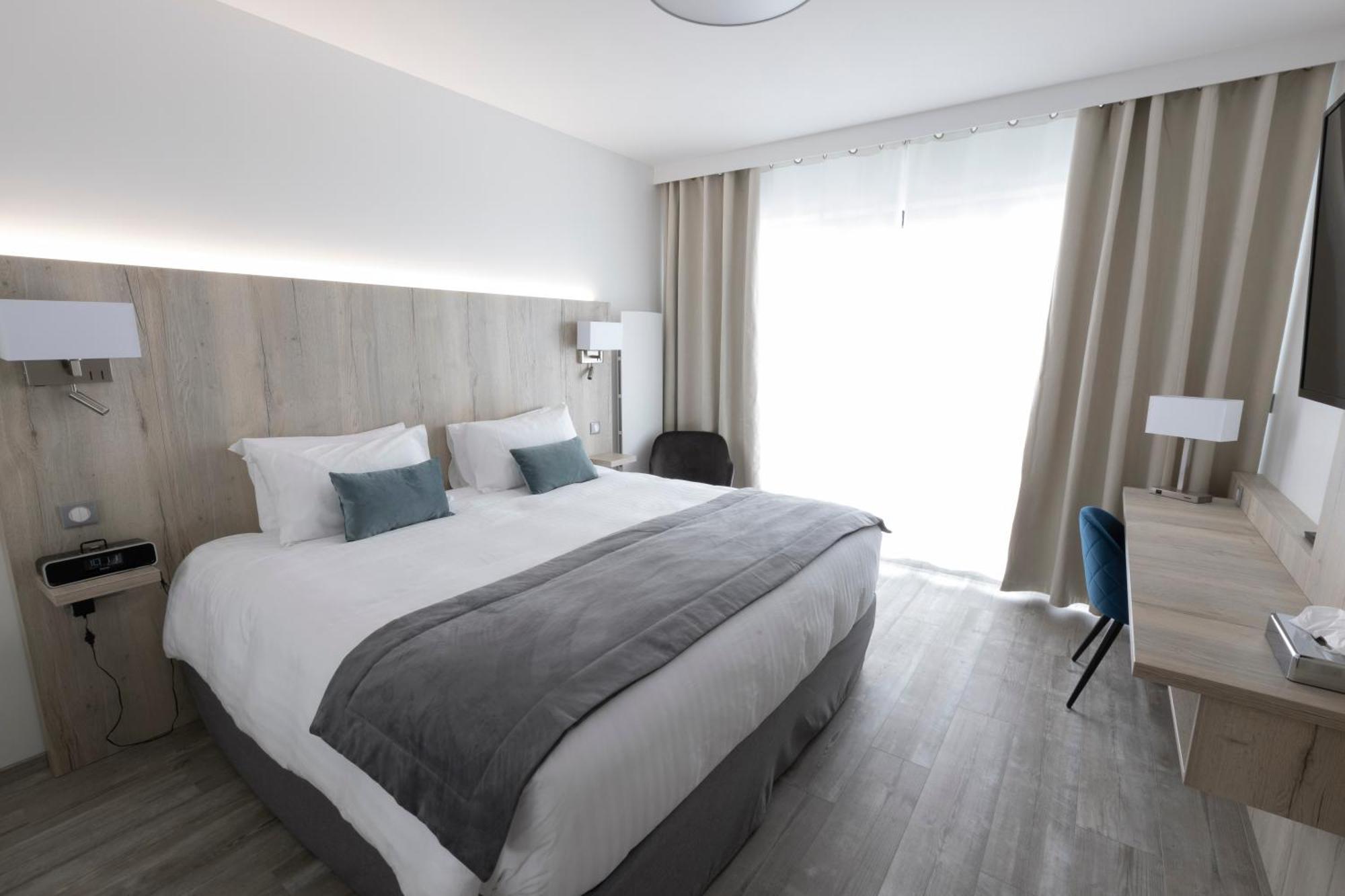 Les Terrasses Du Port Hotell Saint-Pierre Eksteriør bilde