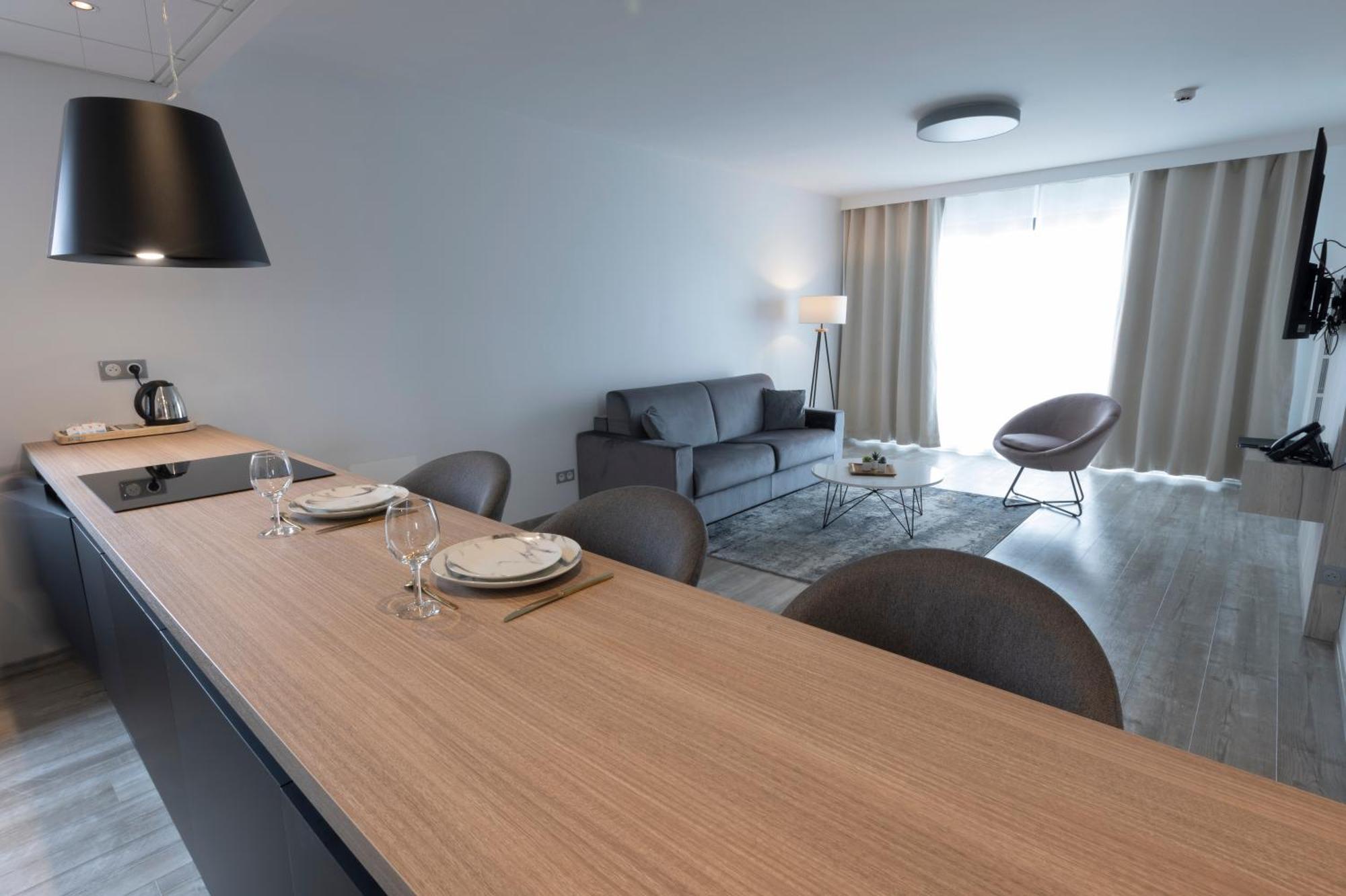 Les Terrasses Du Port Hotell Saint-Pierre Eksteriør bilde