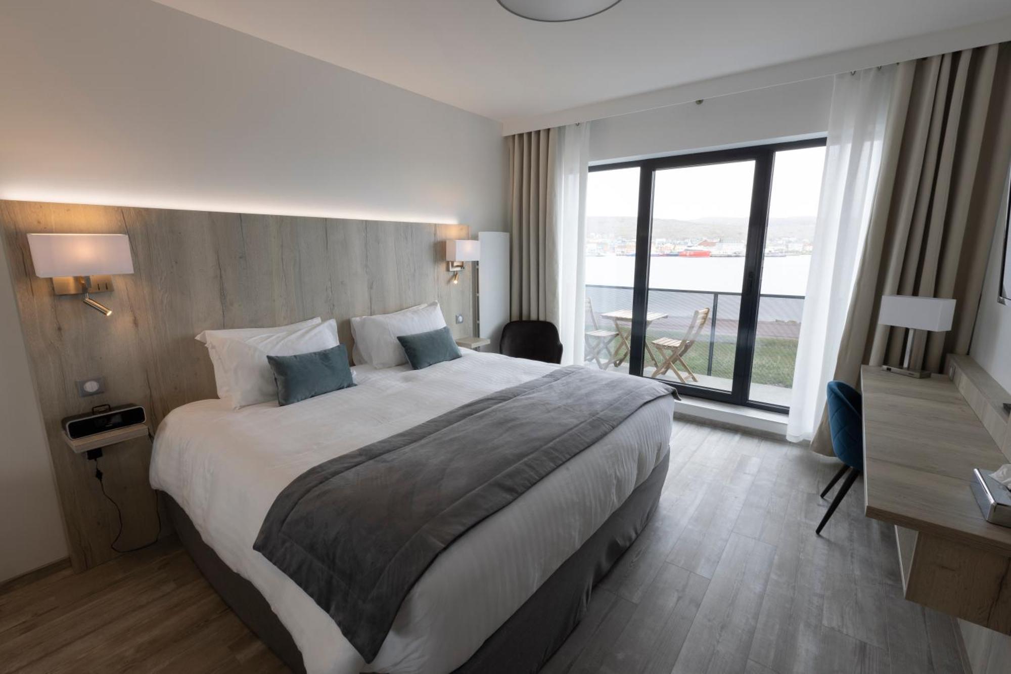 Les Terrasses Du Port Hotell Saint-Pierre Eksteriør bilde